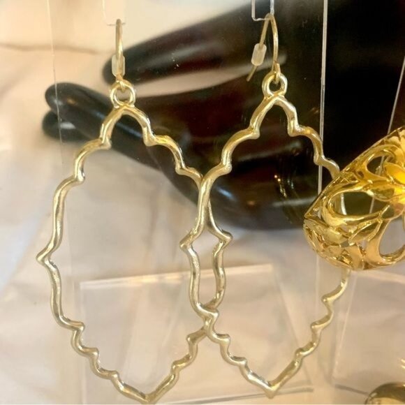 4 Pair of Vintage Gold-Tone Earrings - Picture 2 of 5